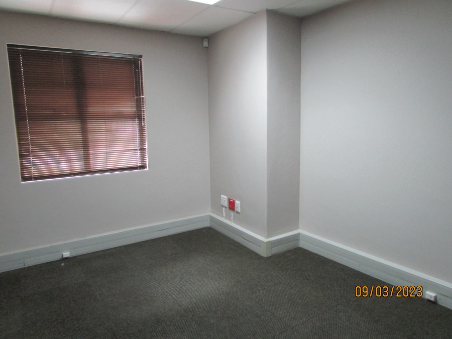 To Let commercial Property for Rent in Okennedyville Western Cape